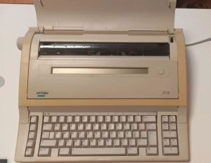 Elektroniczna maszyna do pisania Optima SP 28